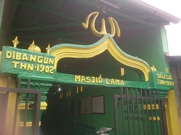 Gerbang Masjid Lama Kabanjahe (Dokumentasi Pribadi)