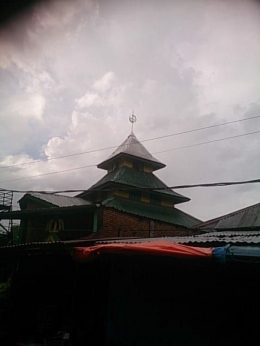 Atap bangunan Masjid Lama Kabanjahe (Dokumentasi Pribadi)