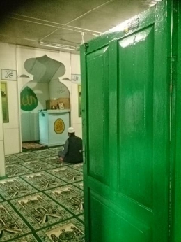 Suasana khusyuk di dalam Masjid (Dokumentasi Pribadi)