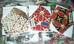 Masker batik karya para difabel yang saya pesan dari Rumah Batik Wistara. | Dokumentasi pribadi penulis