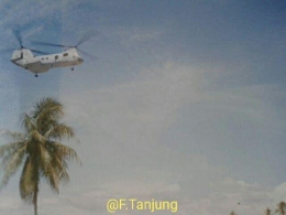 Heli Chinook USA di langit Meulaboh membawa bantuan logistik. (Dok. F. Tanjung)