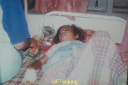 Salah satu bocah yang selamat dari terjangan tsunami, Nana (10 thn) tengah terbaring lemah di rumah sakit Cut Nyak Dien. (Dok Firdaus Tanjung)
