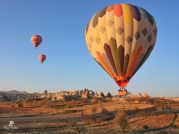 Balon berukuran besar yang bisa menampung sekitar 20 penumpang. Sumber: dokumentasi pribadi