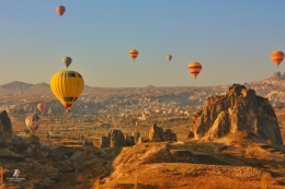 Naik balon udara di Cappadocia. Sumber: dokumentasi pribadi