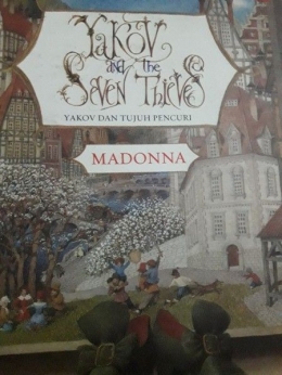 Dapat buku buatan penyanyi Madonna juga dari Terminal Senen (Dokumentasi pribadi)