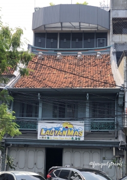 Konon ada cerita pilu di dalam keluarga pendiri bangunan ini yang pindah dari Jawa Tengah ke Jakarta. Sumber: dokumen pribadi