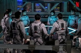 Kelompok ilmuan yang menjalankan misi penting di Bulan. Sumber IMDB