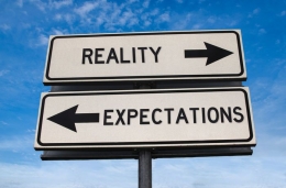 Ilustrasi reality vs expectations | Sumber gambar : smart-money.co