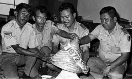 Dari kiri Mang Diman, Mang Harry, Mang Dudung, dan Mang Udi dari Reog BKAK (Sumber: 1001indonesia.net melalui kompas)