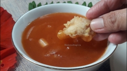 Pas cocok saat ikan nila digabungkan dengan saus asam manisnya. | Foto: Wahyu Sapta.