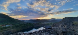 Menikmati Suasana Pagi di Gunung Sudamanik (sumber foto: dokumentasi pribadi)