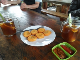 Sajian dengan sambal andaliman di cafe Surya, Siosar (Dok. Pribadi)