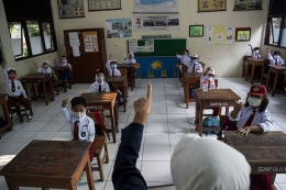 Ilustrasi kegiatan belajar di kelas.| | Sumber: ANTARA FOTO/SIGID KURNIAWAN