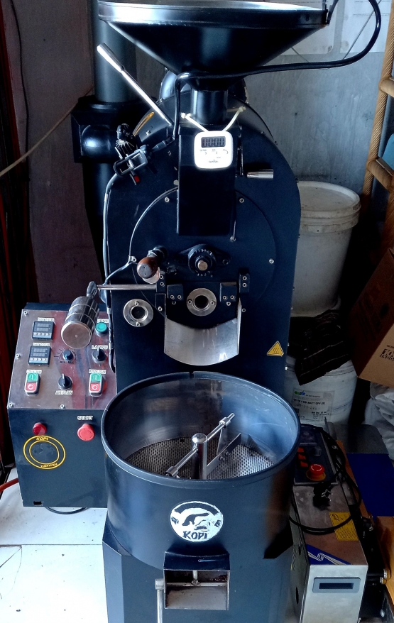 Roaster Coffee buatan Puslit Cocoa dan Kopi Jember, Jatim. Foto : Parlin Pakpahan.