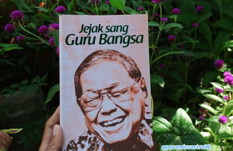 Buku Jejak Sang Guru Bangsa | foto oleh Disisi Saidi Fatah. Ist