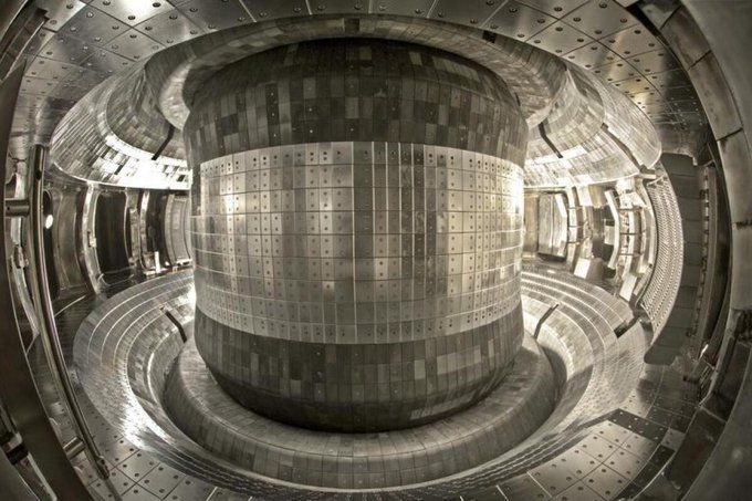 Tabung reaktor dalam matahari buatan China | foto: twitter/Rainmaker1973