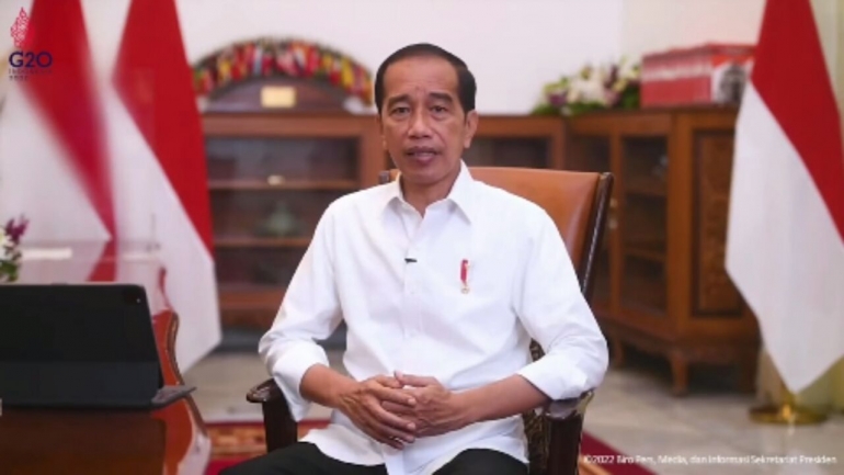 Screen shoot video Presiden Jokowi gratiskan vaksin booster. Selasa, 11/1/2022/twitter.com/jokowi