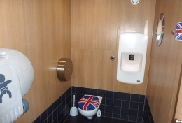 Toilet bertema bendera Inggris. Sumber: www.loo.co.uk
