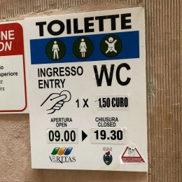 Tarif Toilet di Venezia paling mahal. Sumber: Andreas Schalagowski/Google Maps