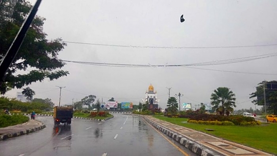 Bundaran Giri Menang di Gerung, Lombok Barat. Spot ini wajib dilewati, akses Lembar, Senggigi, atau kota Mataram ke Mandalika.   Dokumen Pribadi