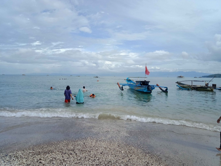 Pantai Pasir Putik Geopark Ciletuh di Pulau Kunti (Dokumen pribadi)