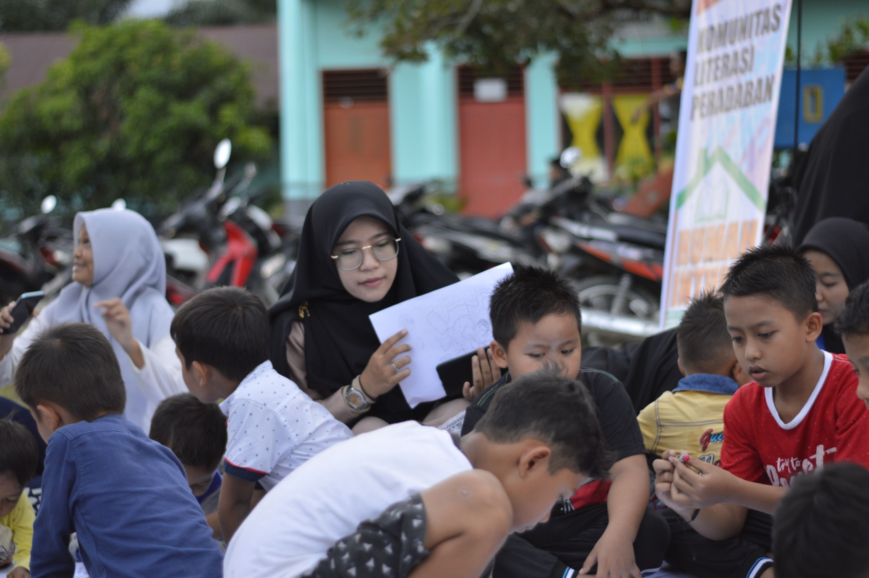 Mencerdaskan Anak Bangsa Melalui Literasi - Kompasiana.com