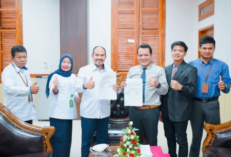 SEMANGAT : Foto bersama LBH Perisai Kebenaran Cabang Purbalingga dengan Pengadilan Negeri Purbalingga. (Foto: Dok. Tim LBH-PK).