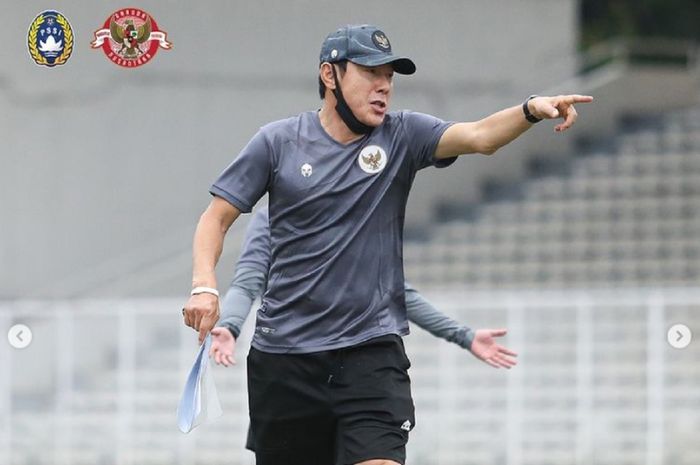 shin-tae-yong-ingin-wasit-di-pia-20211115051451-61e5c96d4b660d5a4b032b12.jpg