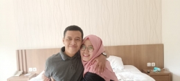 Kita berdua ketika review Kamar Hotel UGM Club Yogyakarta