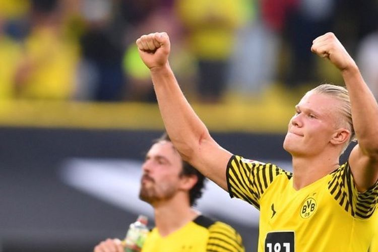 Erling Haaland, pemain bintang Borussia Dortmund yang lagi diisukan akan hengkan pada musim transfer mendatang. Foto: AFP/Marius Becker via Kompas.com