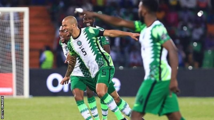 Pemain Nigeria merayakan gol ke gawang Guinea Bissau. (via Getty Images)