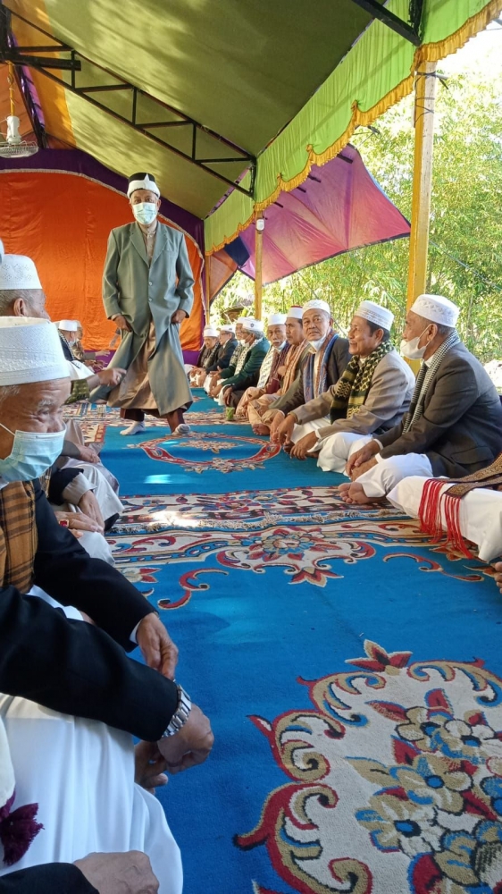 Suasana tarup disaat jamuan makan saprahan di Kabupaten Sambas (Dokpri)