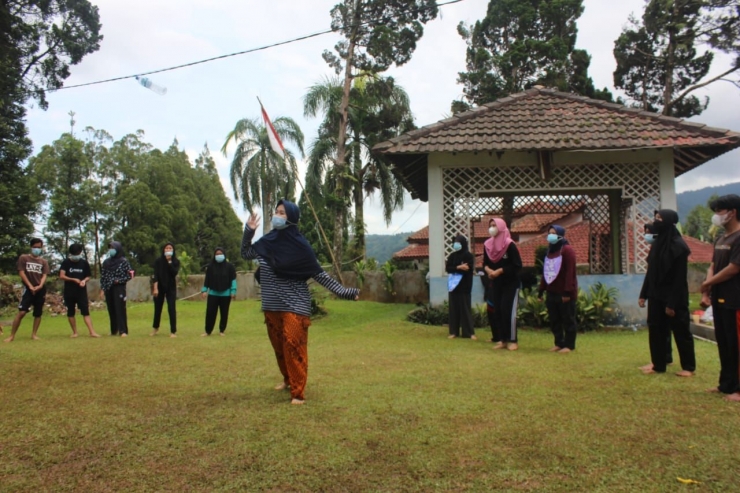 DOKUMENTASI SAAT MATERI BERLANGSUNG