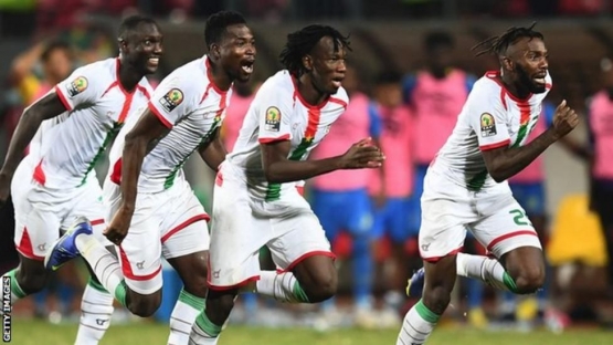 Selebrasi kemenangan pemain Burkina Faso/ foto: BBC.com