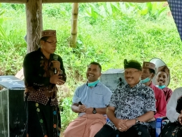 Dokpri : DR.Bernadus Barat Daya,S.H., asal Rangat & Lamung, inisiator pembentukan desa baru dengan konsep wisata desa, bukan desa wisata