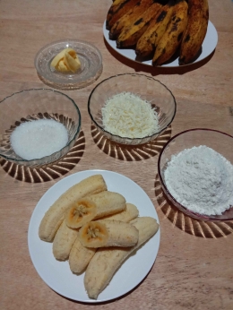 Ilustrasi lima bahan untuk membuat lempeng pisang|foto: dokpri
