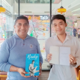 Justino Djogo bertemu dengan Nadhif Firdausi di JCO, Armada Town Square, Magelang.