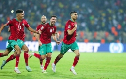 Pemain Maroko merayakan kemenangan/foto: softfoot.com
