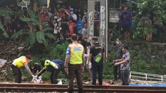 Pernah hampir tertabrak KRL gara-gara menyeberang (wartakota.tribunnews.com)