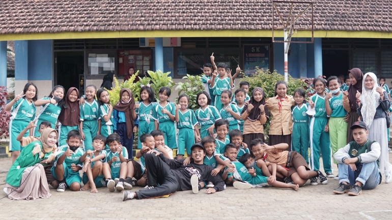 foto bersama siswa kelas vi SDN POJOK 01, dokpri