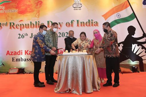 Acara potong kue di resepsi Hari Republik India di Hotel Westin Jakarta. | Sumber: Kedutaan Besar India