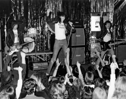 Band Punk Ramones. Sumber Michael Ochs/Getty Images 