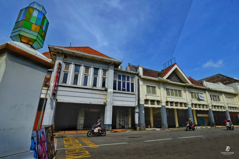 Bangunan tua yang kembali tampil menarik di Jalan Braga, Bandung. Sumber: dokumentasi pribadi