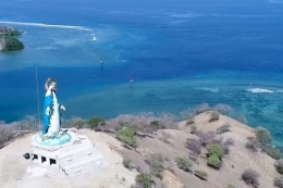 Patung Bunda Maria di Pantai Teluk Gurita Atambua. Katolikcom