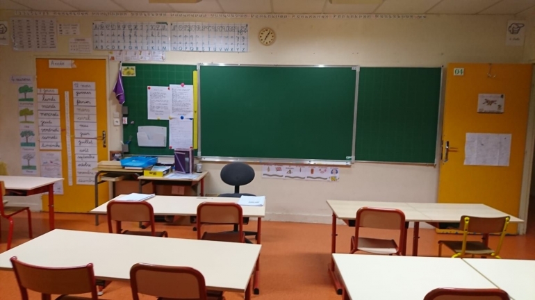 Tampilan sebuah ruang kelas di sekolah dasar negeri (foto: Derby Asmaningrum)