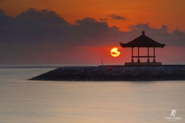 Sunrise di Pantai Sanur, Bali. Sumber: dokumentasi pribadi