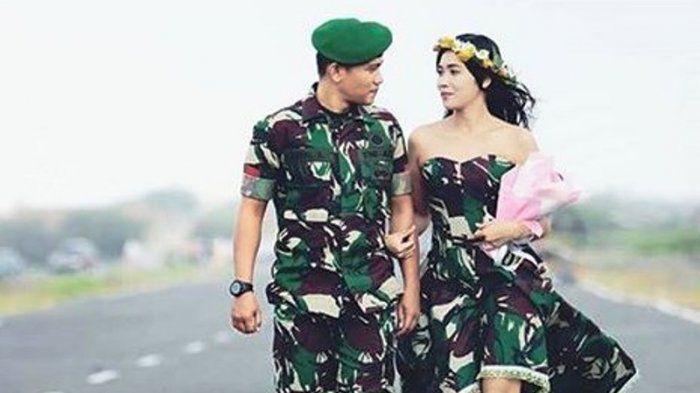 Ilustrasi pasangan berseragam TNI (Sumber: medan.tribunnews.com)