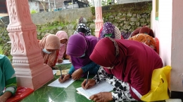 Kegiatan Pembelajaran Tuna Aksara di Dusun Kemamang
