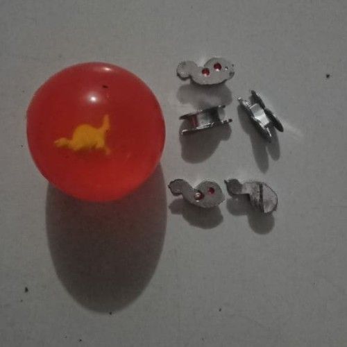 Bola dan biji-biji bekel. Sumber Gambar: Tokopedia
