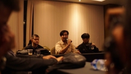 Pringga Fitradi (Tengah -- Founder Pemuda Peduli), Saat memberikan sambutan Rapat Kerja Pemuda Peduli di Hotel De Laxston, Yogyakarta (02/12/2021)